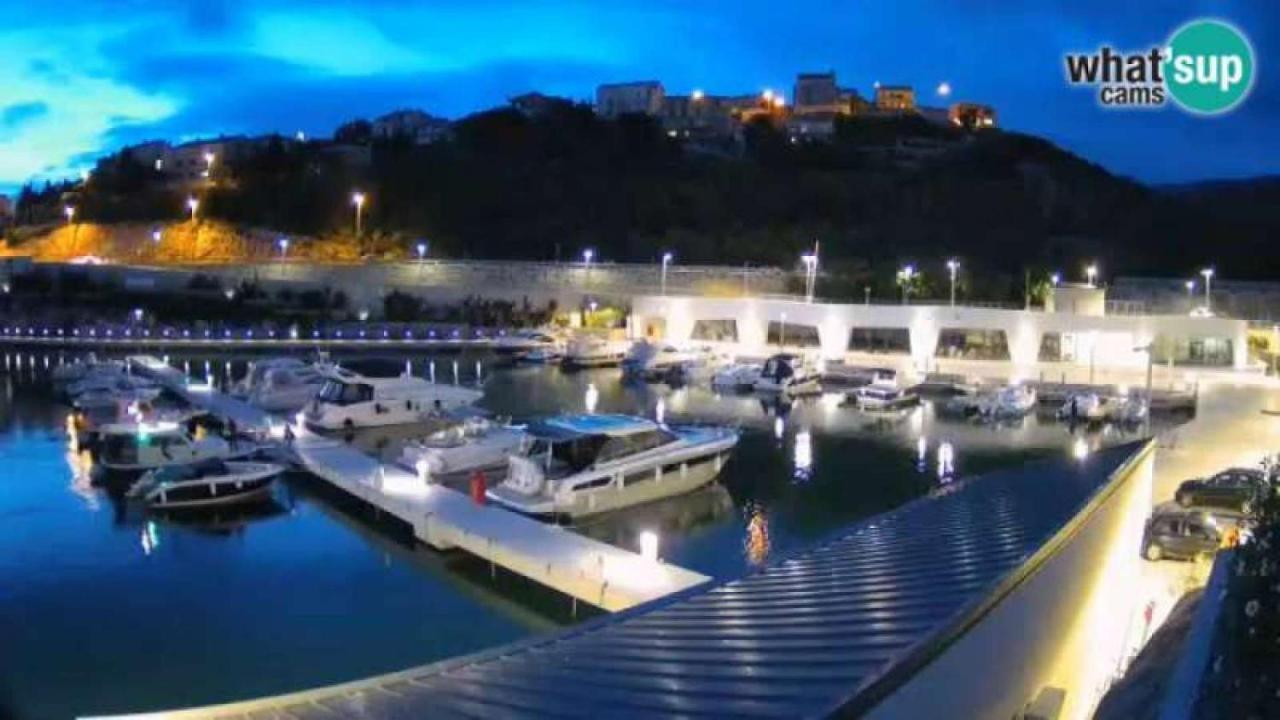 Apartman Bokula Novi Vinodolski Bagian luar foto